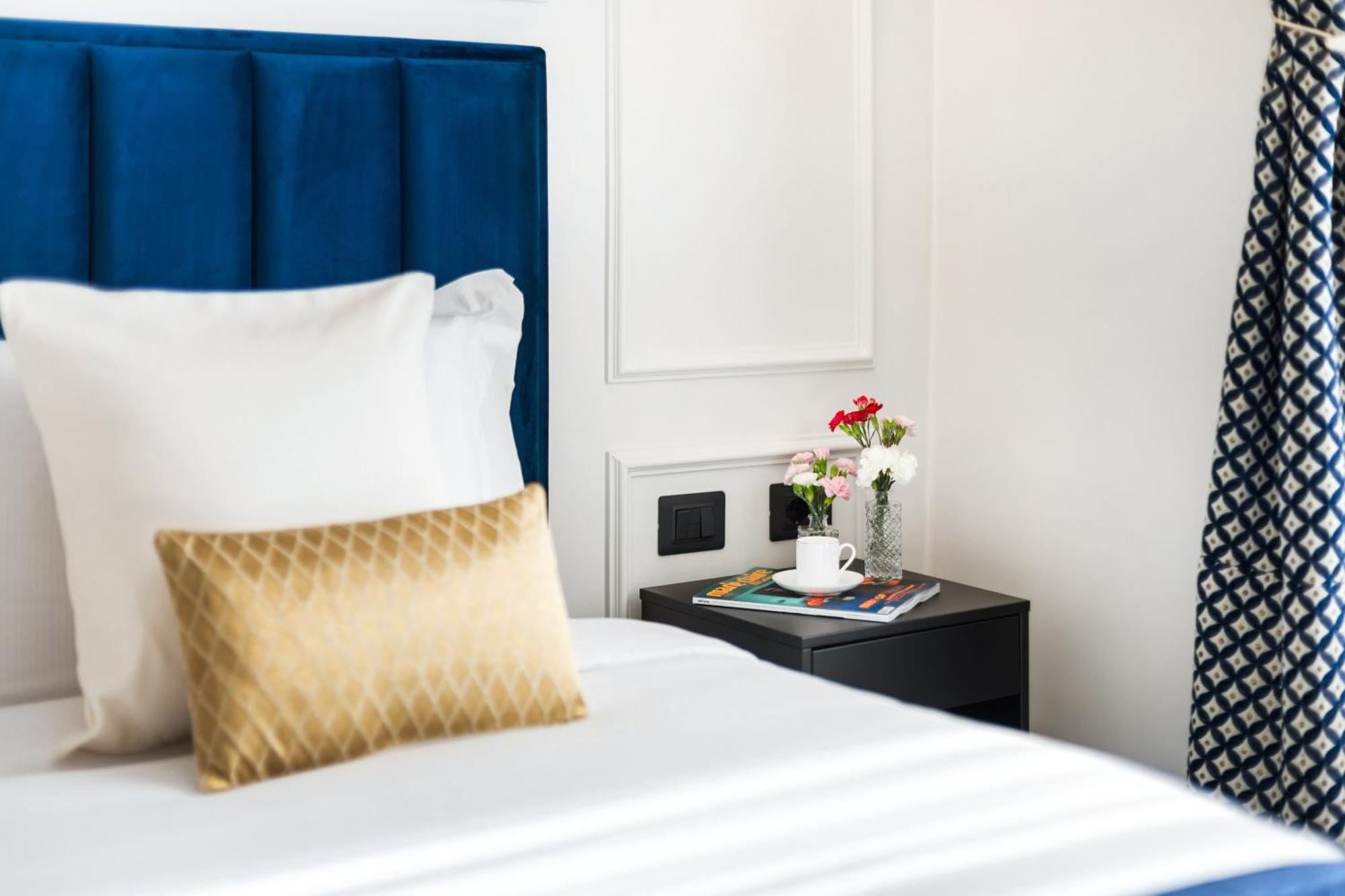 Adriana Boutique Guest House ローマ エクステリア 写真